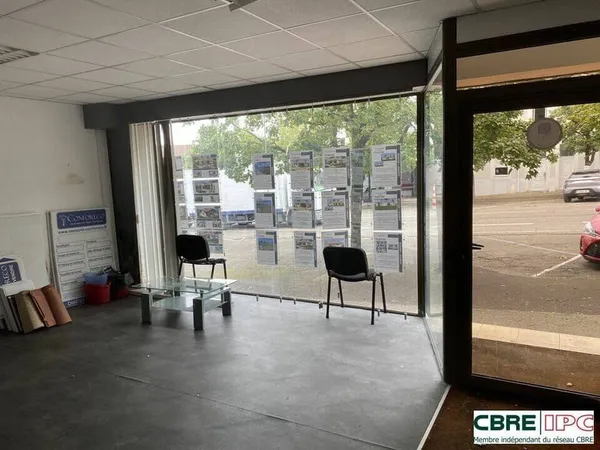 Local commercial 138 m²