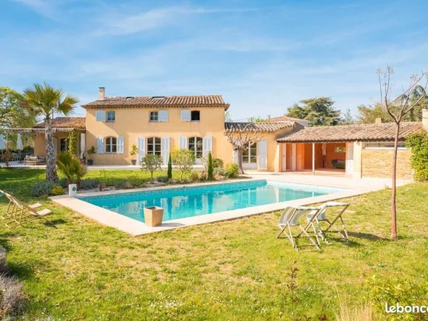 Propriété 11 pièces 320 m²