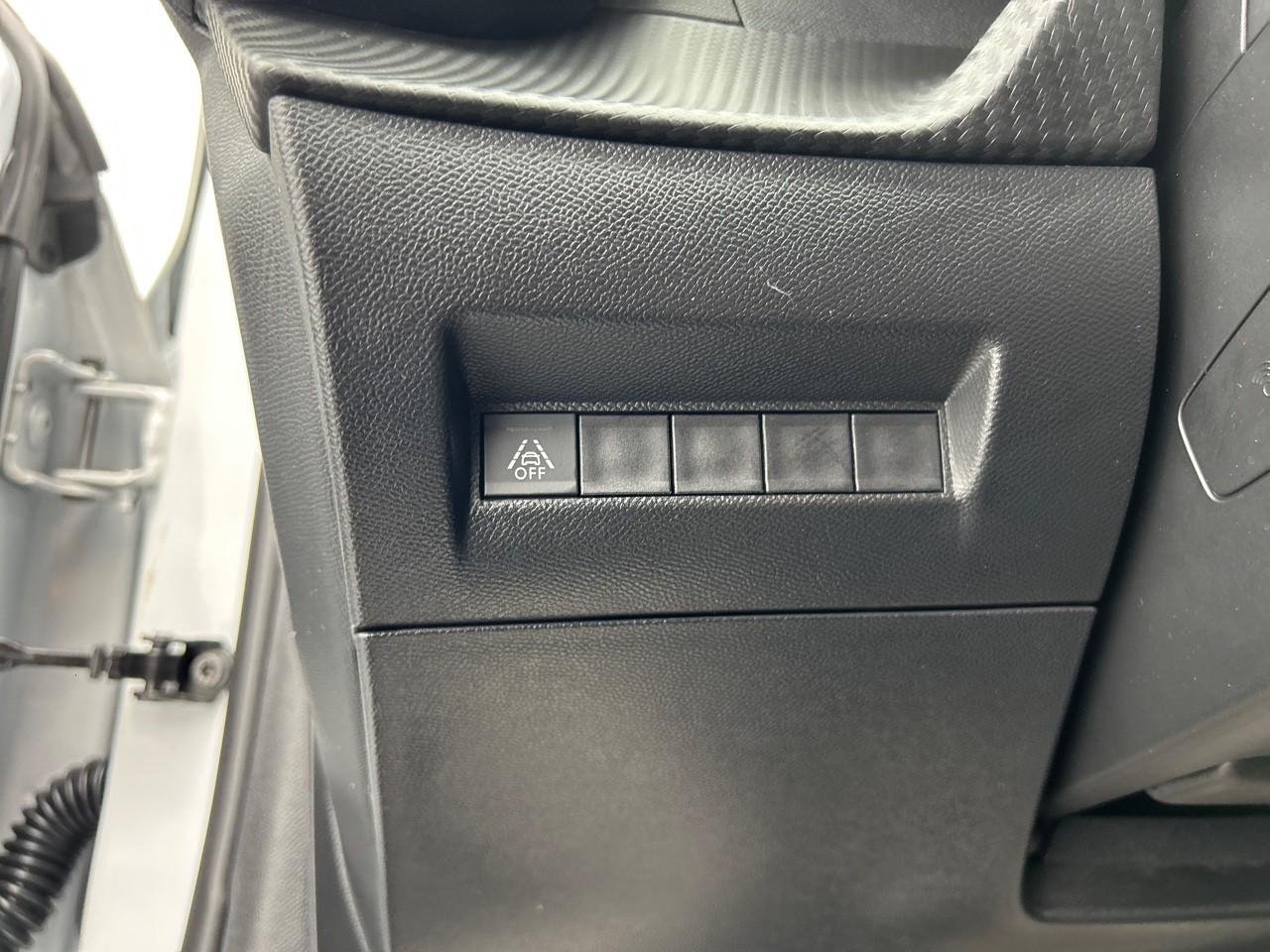 Peugeot 208 puretech 100 s&s bvm6 gt — photo 22