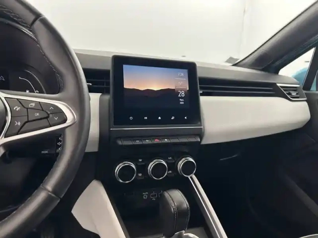 Renault Clio e-tech 140 - 21n — photo 81