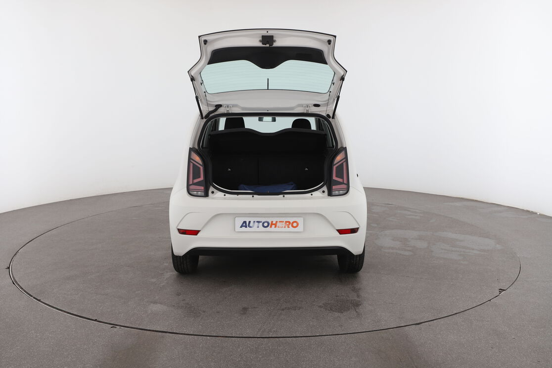 Volkswagen up! 1.0 Up Connect — photo 15