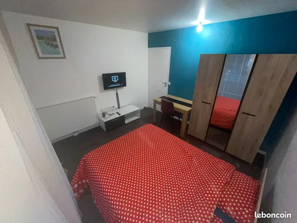 Magnifique Colocation de 3 chambres Jeune Etudiant(e)s/travailleur(euse)s meublée à Louvres
