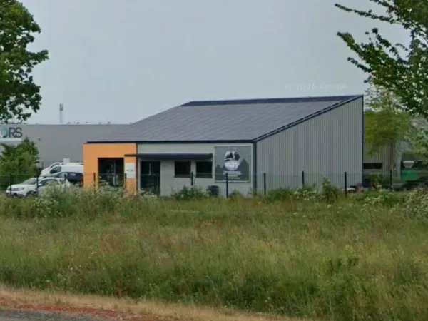 À LOUER - LOCAL ARTISANAL 70 m² - RD117 AXE NANTES / VENDÉE