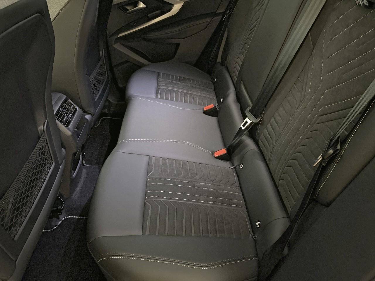 Peugeot 3008 hybrid 145 e-dcs6 gt — photo 10