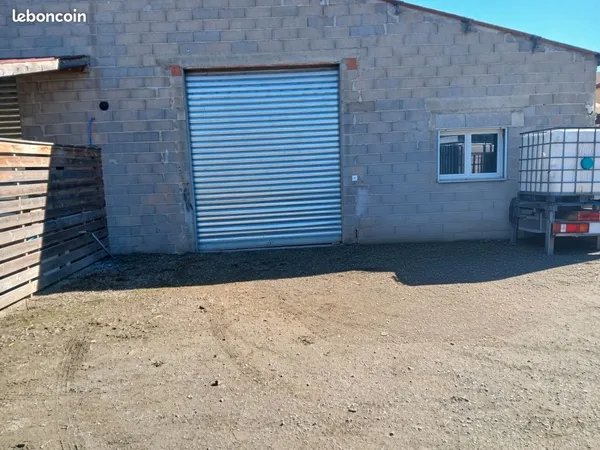 Hangar 100m²