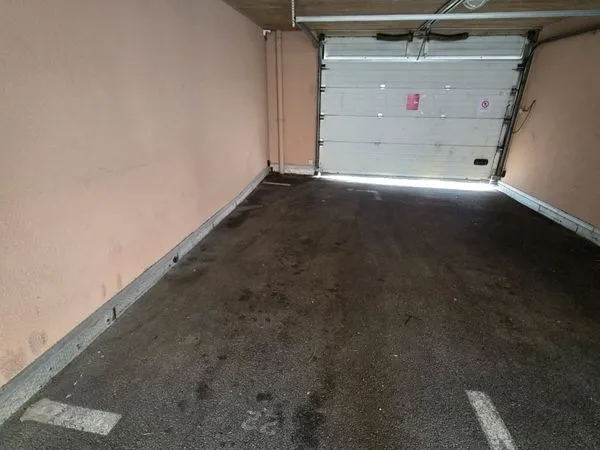 Place de parking couverte à louer