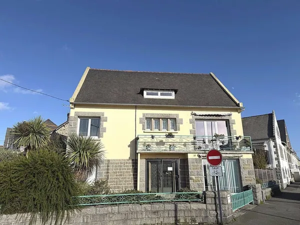 Maison 8 pièces 201 m²