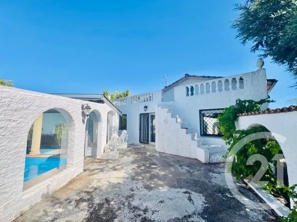 Maison 6 pièces 282 m²