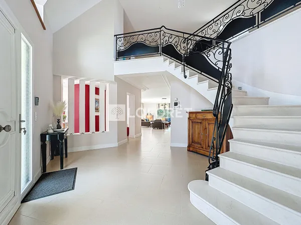 Maison 15 pièces 453 m²