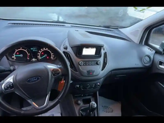 Ford Transit Courier 1.5 tdci 75ch stop&amp;start trend business — photo 9