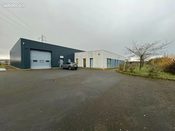 Local bureaux 1 200 m²