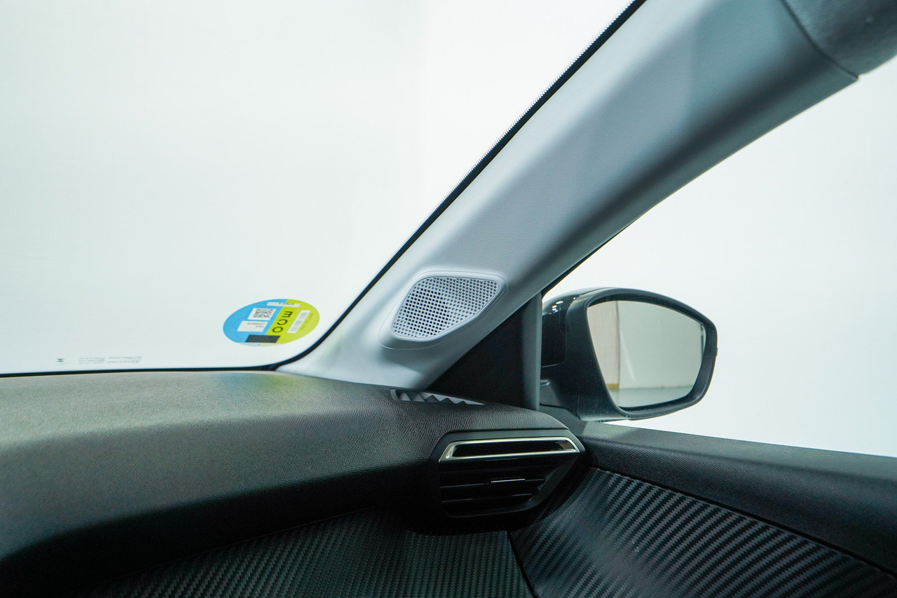 Peugeot 208 — photo 31