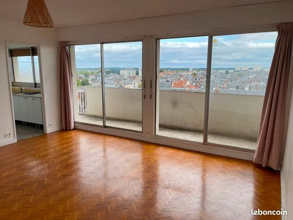 Tours gare / boulevard heurteloup - grand t1 de 36 m² avec balcon, cave et vue dégagée
