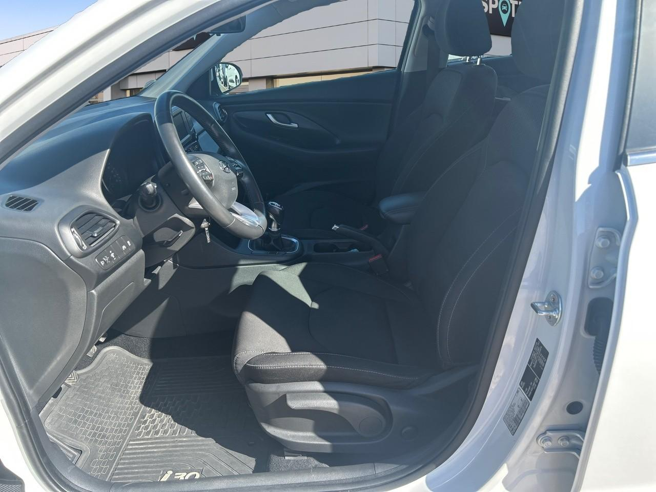 Hyundai I30 fastback 1.0 t-gdi 120ch business — photo 9