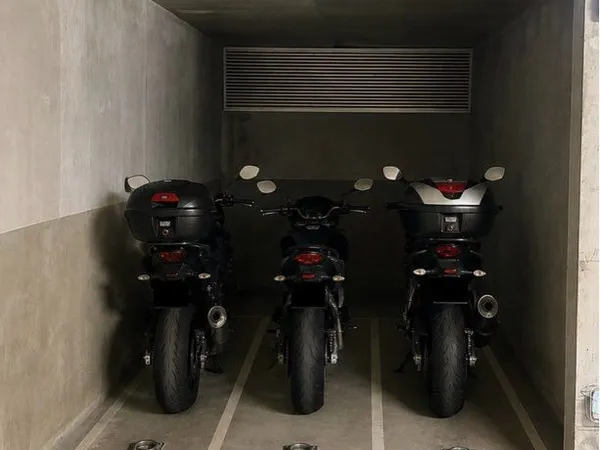 Place de parking moto sécurisée - Grenoble - Rue André Maginot