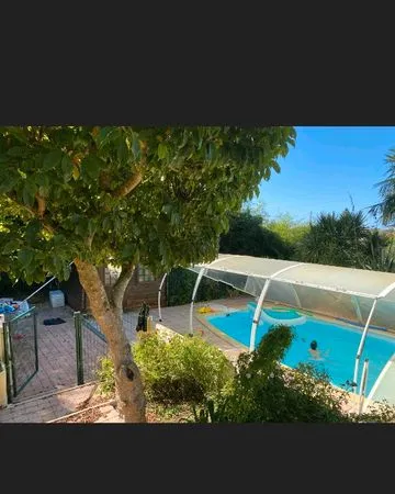 Havre de paix avec piscine & jardin : Charmant rez-de-jardin de 50 m²