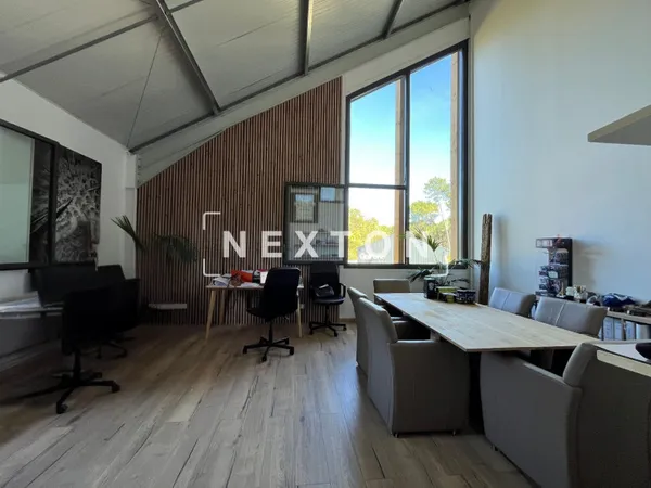Bureau 32 m²