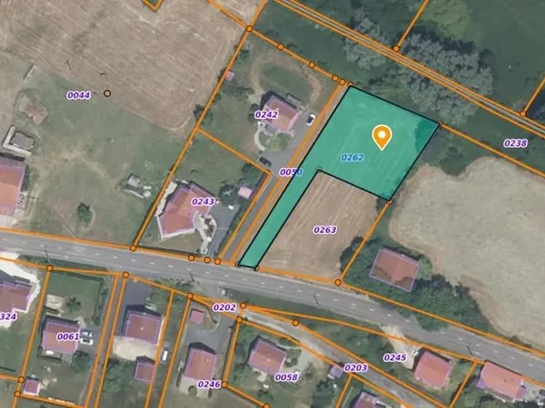 Terrain 1311 m²