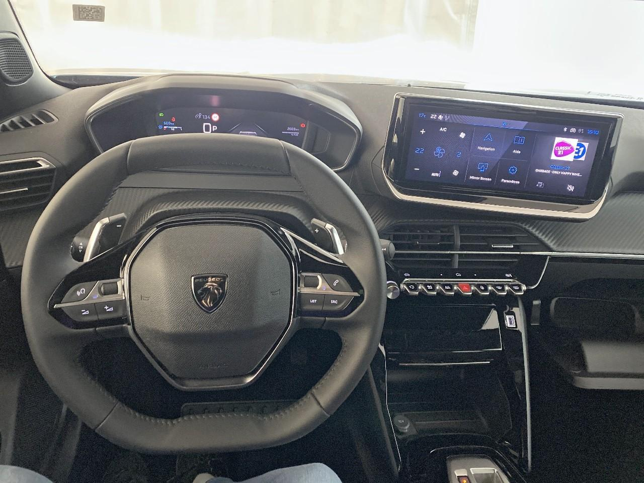 Peugeot 2008 hybrid 145 ch e-dcs6 allure — photo 15