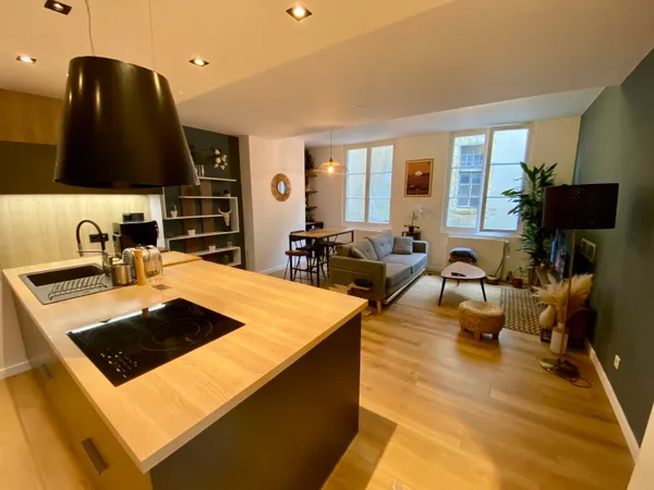 Vends appartement 54m² Bayonne - À vendre grand T2, à 2 pas des Halles, rue calme
