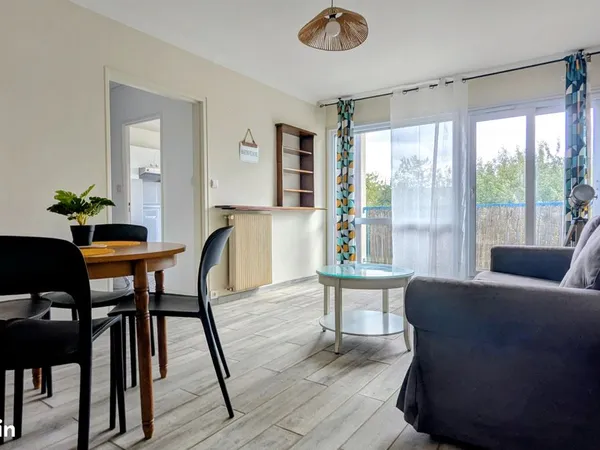 75 m² - 3 chambres - Métro à 2 pas - Idéal coloc / famille - Rénové