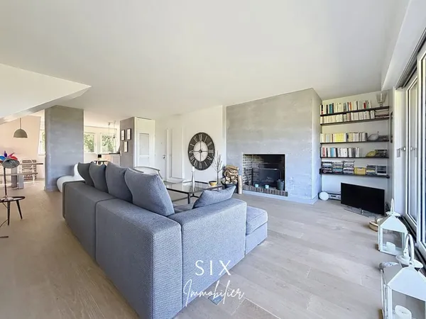 APPARTEMENT DE HAUT STANDING AVEC VUE MER PANORAMIQUE, CHEMINÉE