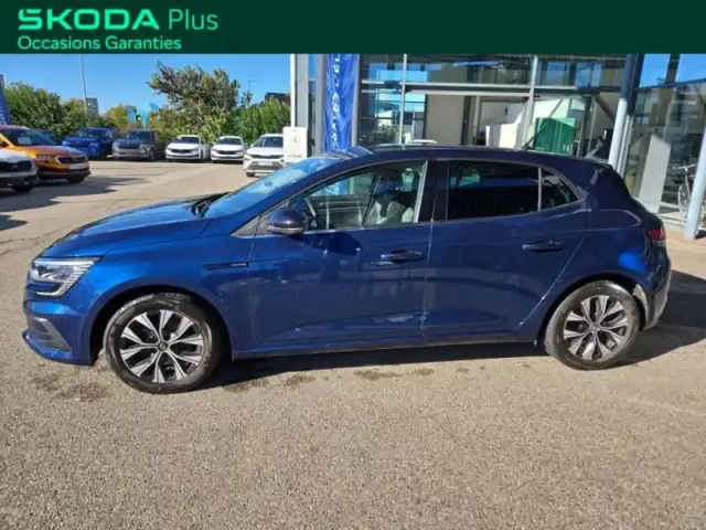 Renault Megane iv berline tce 115 fap - 21b limited — photo 3