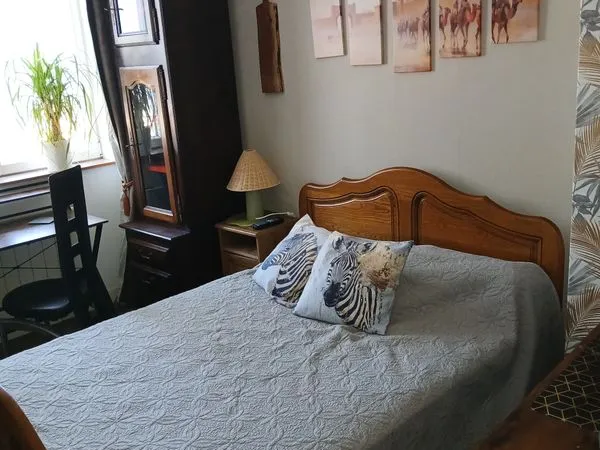 Loue chambre "ombre d'acajou" colocation chez l'habitant à Gorron 53