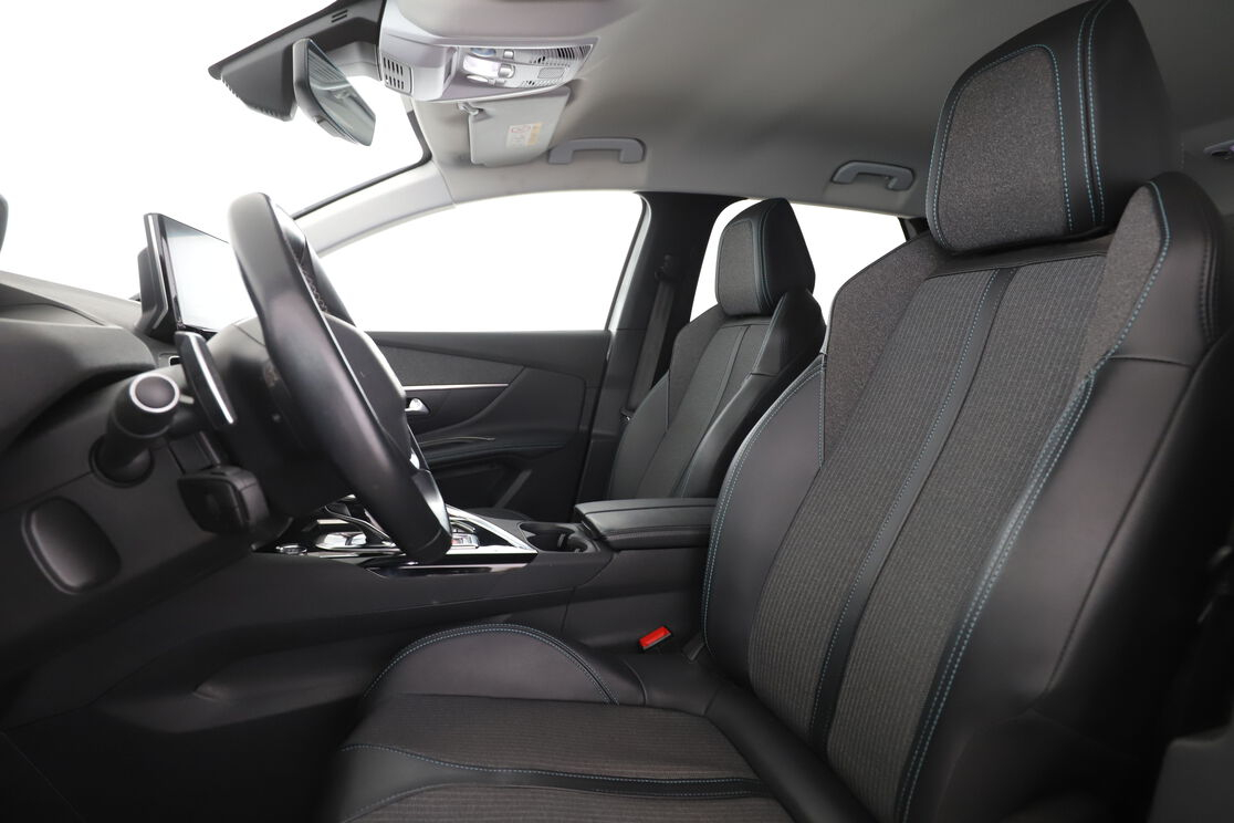Peugeot 3008 1.6 Hybrid Allure Pack e-EAT8 — photo 9