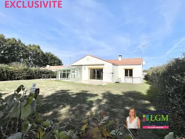 Maison À Vendre - Landeronde - Maison lumineuse avec grand terrain et dépendances