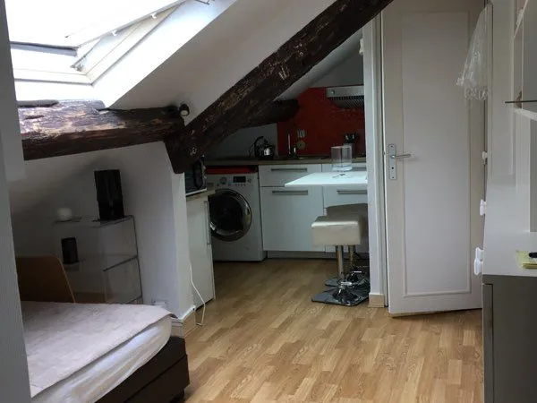 Studette Paris 6e