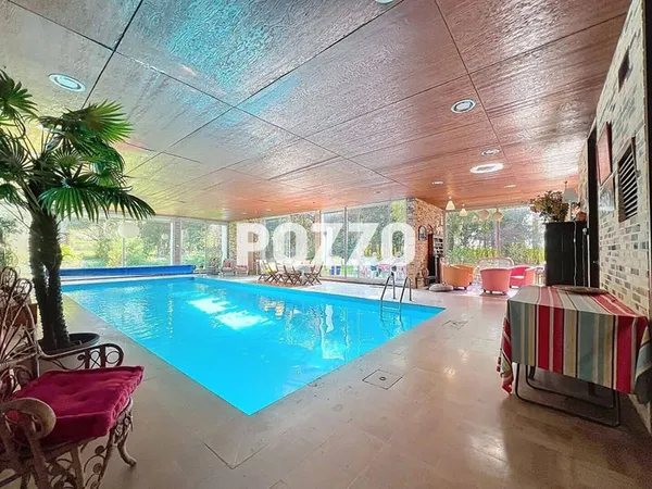 Maison 6 pièces 250 m²