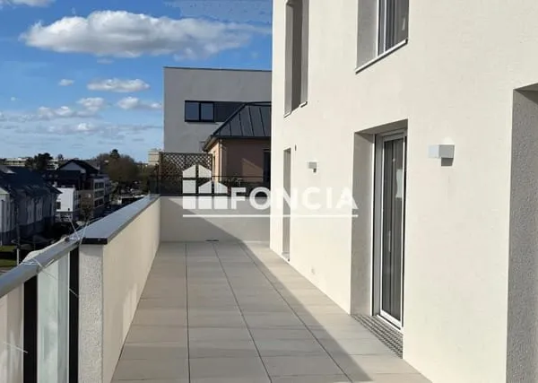 Quartier Jeanne d'Arc : LUMINEUX appartement T5 duplex, Terrasse de 55 m2, vue dégagée, garage, bell