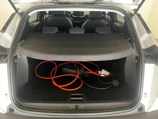 Peugeot 2008 e- 136ch allure — photo 8
