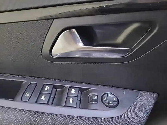 Peugeot 208 puretech 100 s&amp;s bvm6 — photo 30