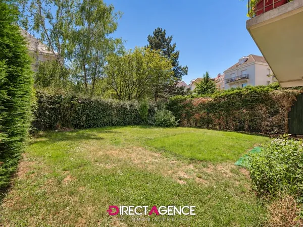 Noisy-le-Grand - Un jardin de 115 m² en plein centre-ville