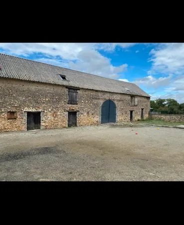Atelier 200 m² à louer - Evron - 500 euros par mois
