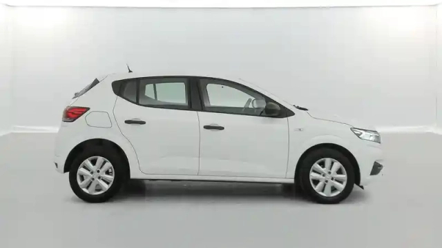 Dacia Sandero sce 65 — photo 15