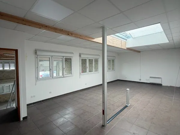 Entrepôt 170 m² + bureau 30 m² à Reims Champfleury