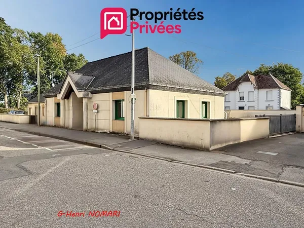 Immeuble Chateaubriant 7 pièce(s) 180 m2, parkings privés