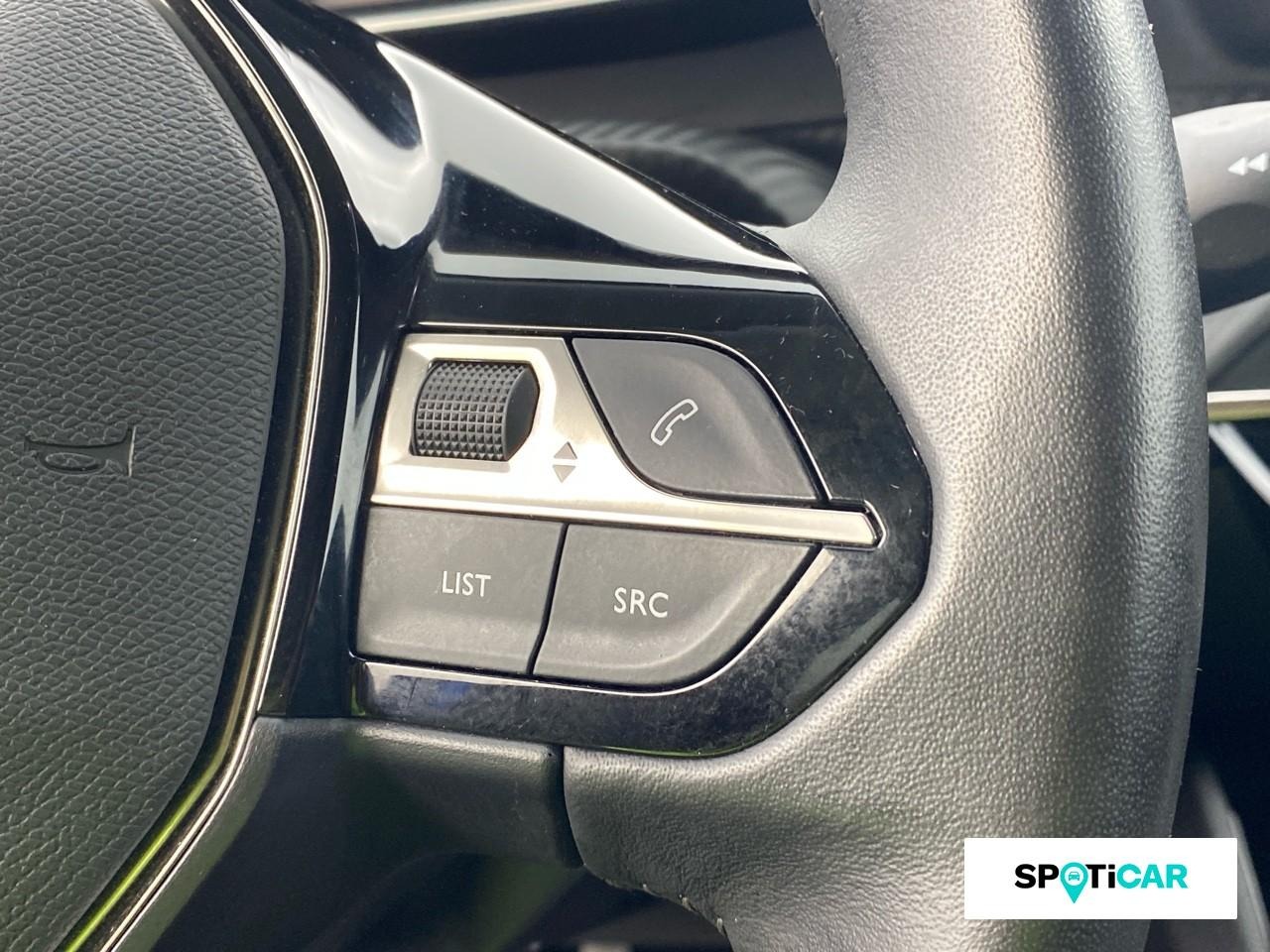 Peugeot 2008 1.2 puretech 130ch s&s allure pack — photo 17
