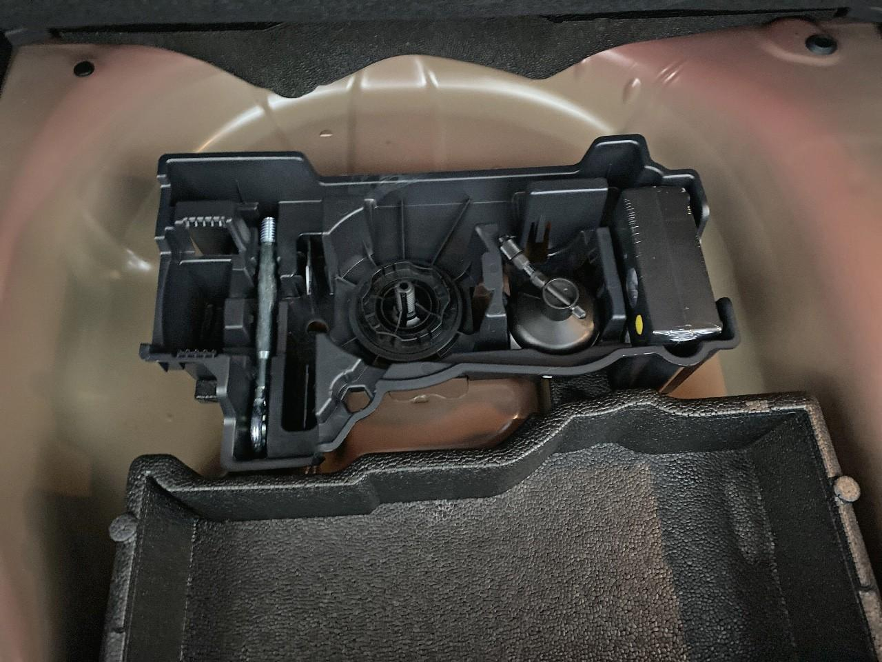 Peugeot 2008 hybrid 145 ch e-dcs6 allure — photo 16