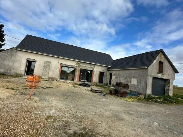 Maison 150 m2 à finir - 4000 m2 terrain