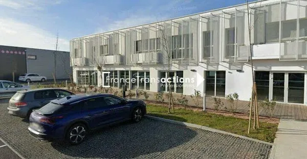 Local commercial 215 m²