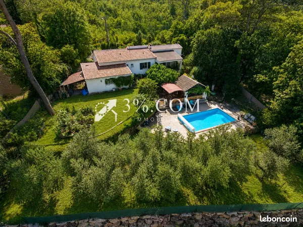 Villa 5 pièces 144 m²