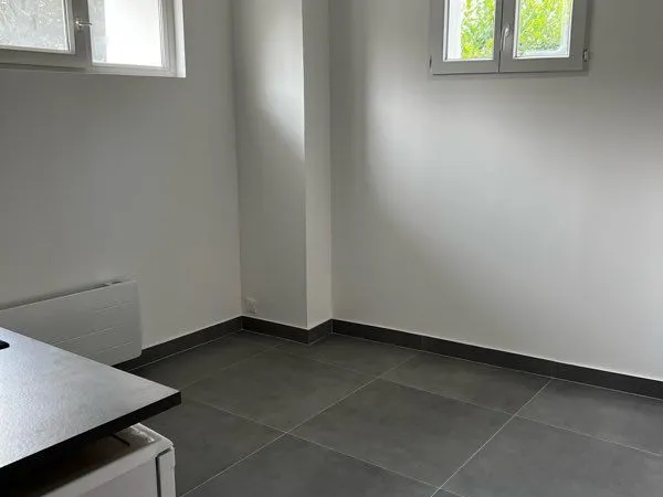 Beau Studio refait à neuf hyper centre Meaux proche gare