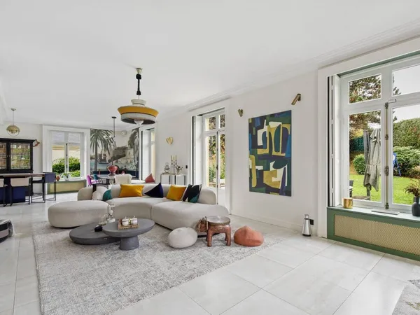 Maison individuelle 8 pièces 333 m²