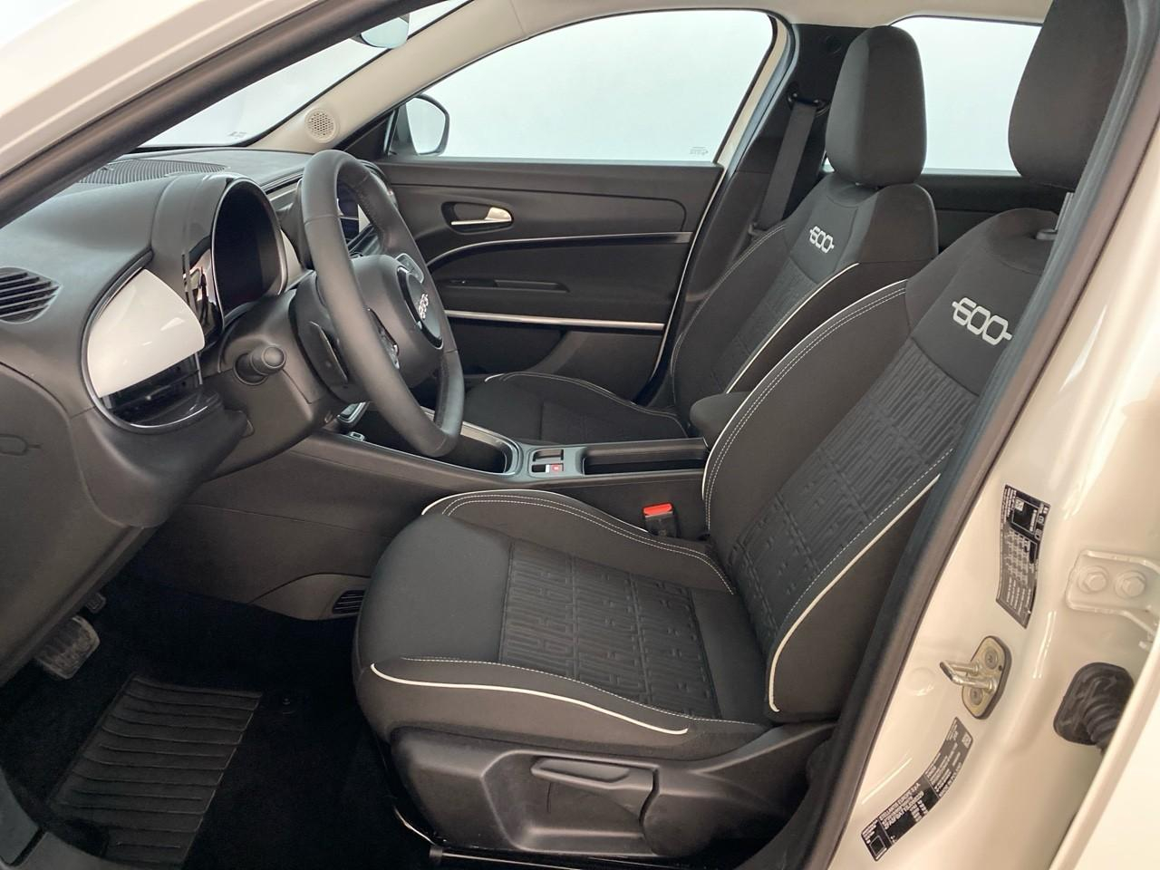 Fiat 600 t-gen 3 1.2 hybrid 145ch edct6 pop — photo 9
