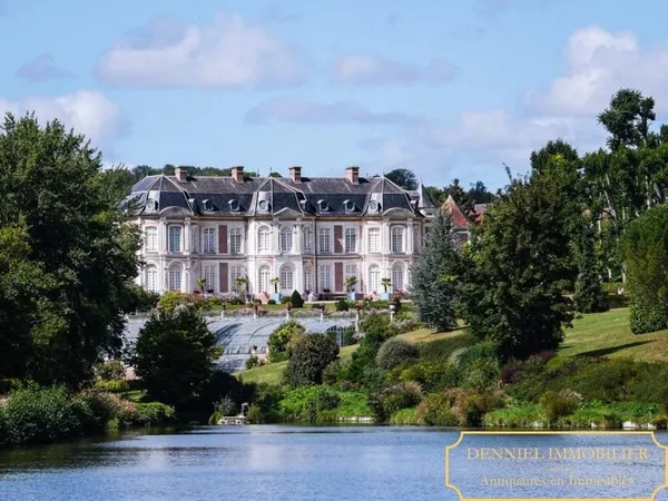 Frique chteau XVIIIme en parfait tat dans un parc naturel rgional 1h40 de Paris - Dcoration intrieur