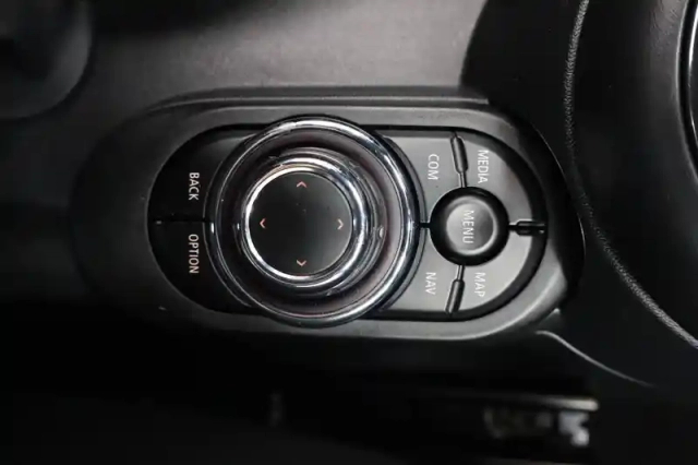 Mini Mini hatch 3 portes cooper 136 ch dkg7 — photo 71